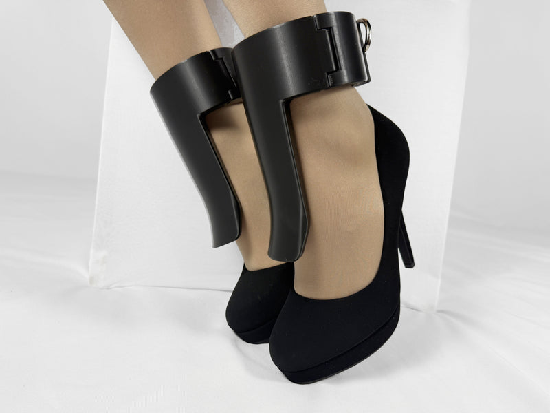 Self Bondage Locking Heel Splint Cuffs